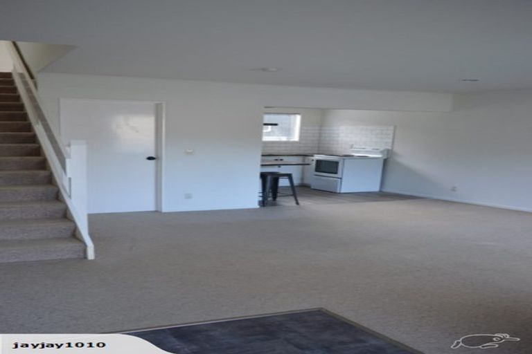 Photo of property in 5/100 Lyall Parade, Lyall Bay, Wellington, 6022
