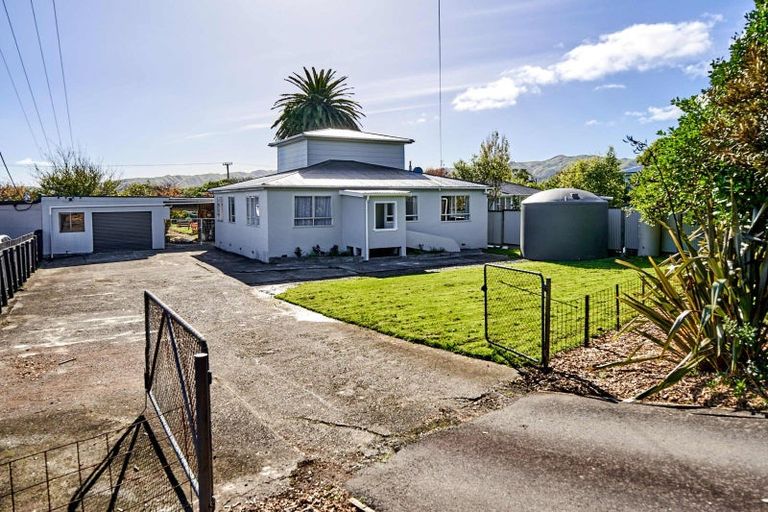 Photo of property in 25 Paekakariki Hill Road, Pauatahanui, Porirua, 5381