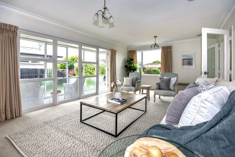 Photo of property in 15 Birkenhead Street, Avonhead, Christchurch, 8042