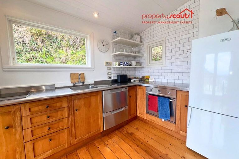 Photo of property in 43 Connaught Terrace, Brooklyn, Wellington, 6021