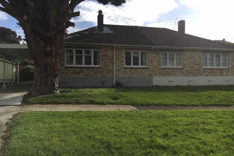 Photo of property in 51b Birkdale Road, Birkdale, Auckland, 0626