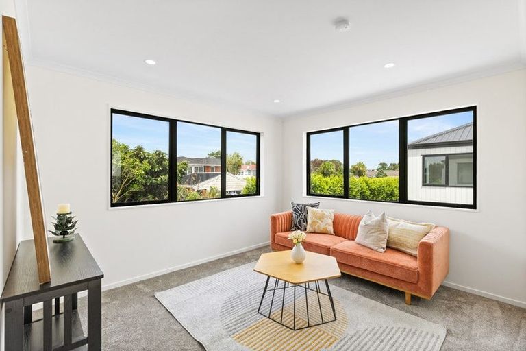 Photo of property in 6/113 Beach Road, Te Atatu Peninsula, 0610