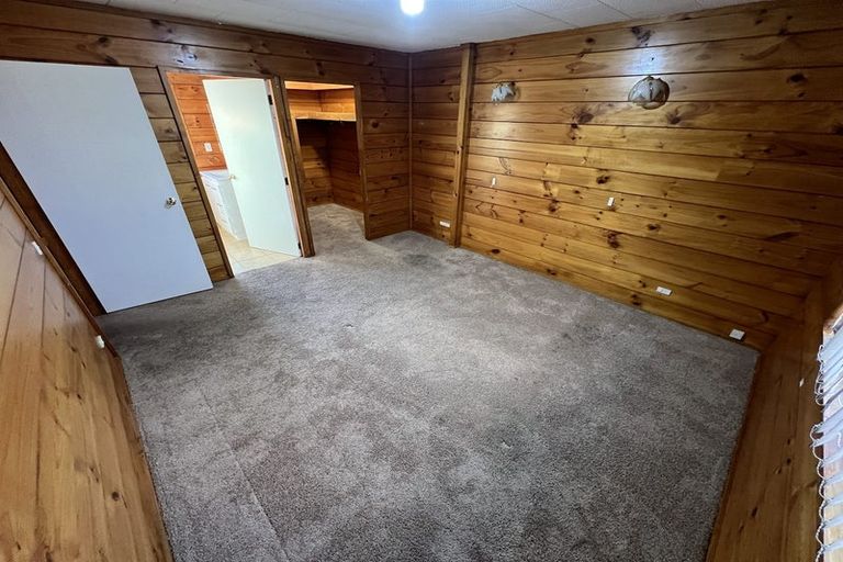 Photo of property in 6 Gardone Terrace, Conifer Grove, Takanini, 2112