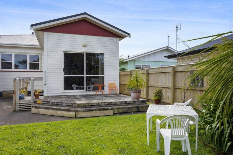 Photo of property in 10 Morrissey Street, Hawera, 4610