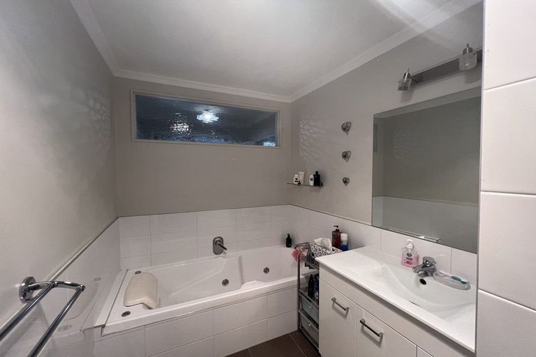 Photo of property in 18 Seymour Street, Waitara, 4320