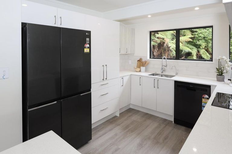 Photo of property in 5 Libra Place, Kawaha Point, Rotorua, 3010