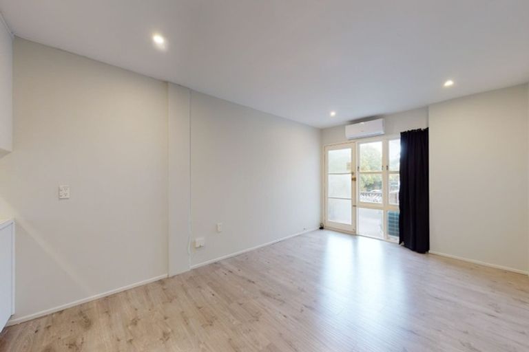 Photo of property in 12/11 Tawera Road, Greenlane, Auckland, 1051
