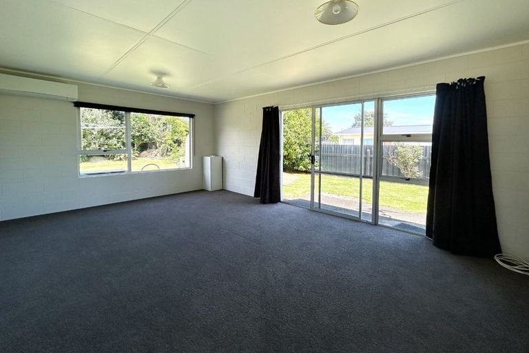 Photo of property in 2/52 Bayly Street, Waitara, 4320
