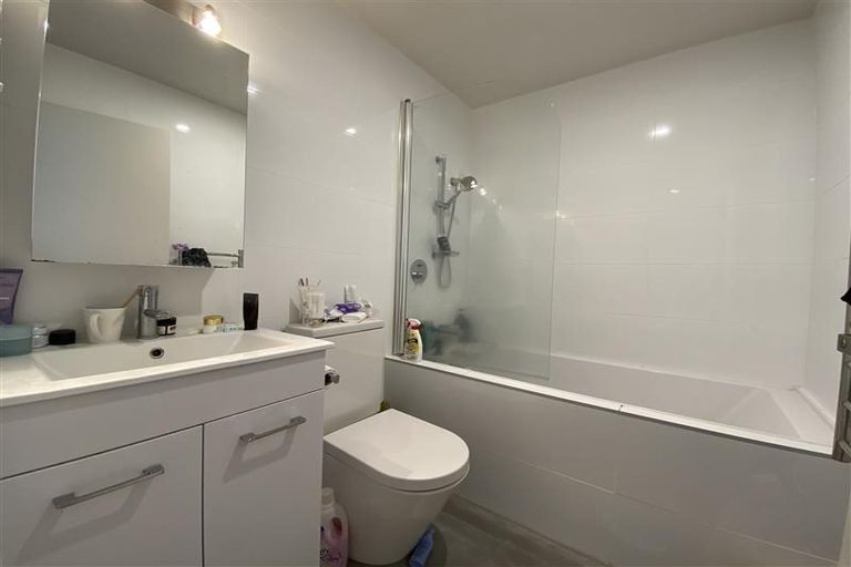 Photo of property in 40 Akeake Lane, Albany Heights, Auckland, 0632