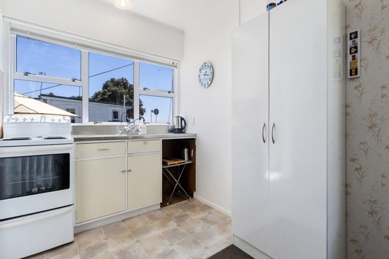 Photo of property in 51 Fifth Avenue, Urenui, 4377