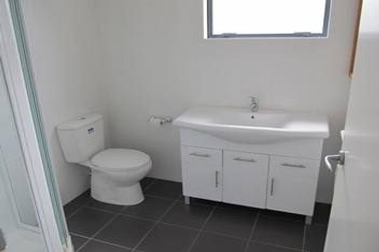 Photo of property in 12 Condor Place, Unsworth Heights, Auckland, 0632