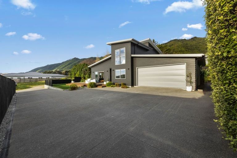 Photo of property in 35 Matenga Street, Waikanae, 5036