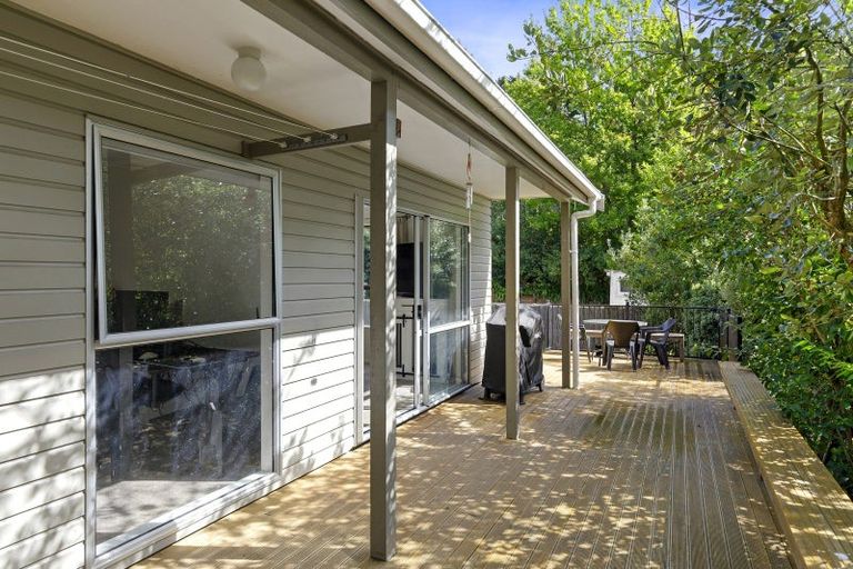 Photo of property in 2/5 Taunton Way, Pinehaven, Upper Hutt, 5019