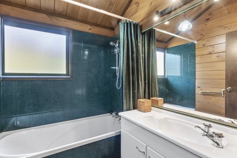 Photo of property in 25 Madill Road, St Andrews, Hamilton, 3200