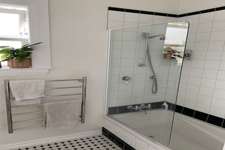 Photo of property in 49 Aurora Terrace, Kelburn, Wellington, 6012