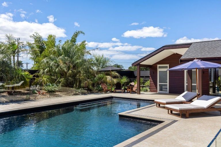 Photo of property in 8a Jelas Drive, Riverhead, 0820