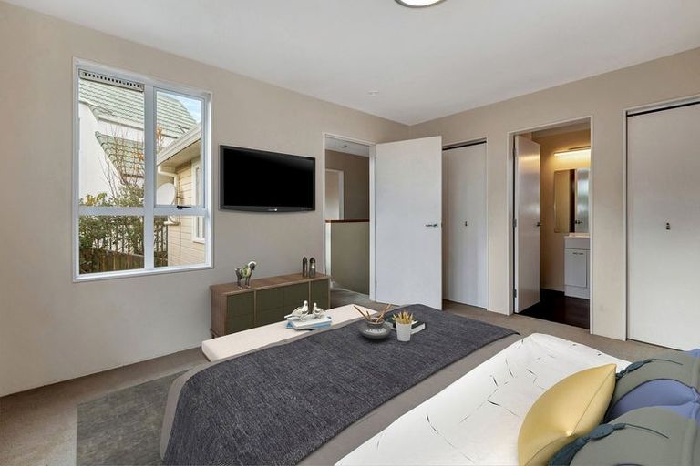 Photo of property in 4b The Quadrant, Miramar, Wellington, 6022