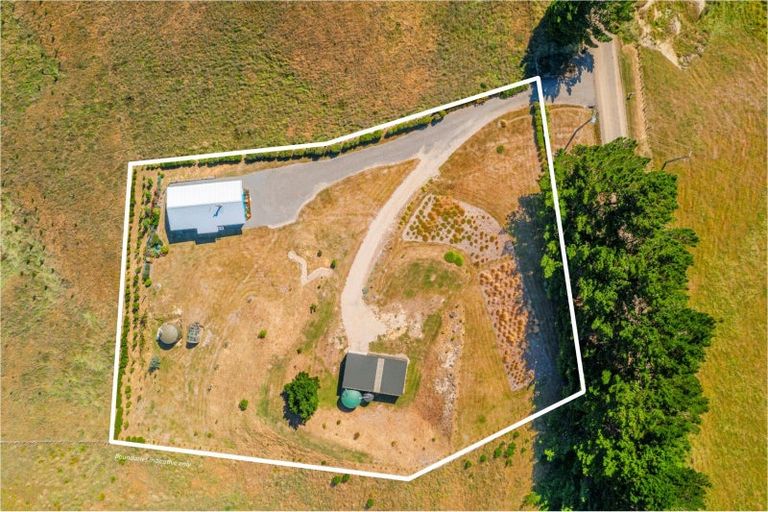 Photo of property in 640 Old Hill Road, Porangahau, 4291
