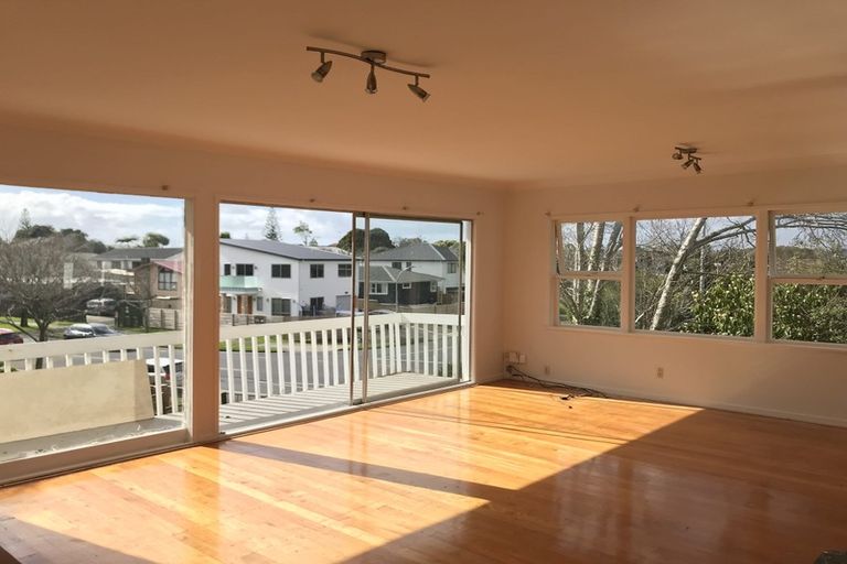 Photo of property in 137 Gossamer Drive, Pakuranga Heights, Auckland, 2010