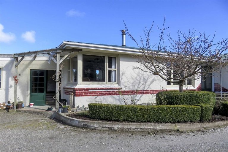 Photo of property in 79 Walker Street, Woodend, Invercargill, 9877