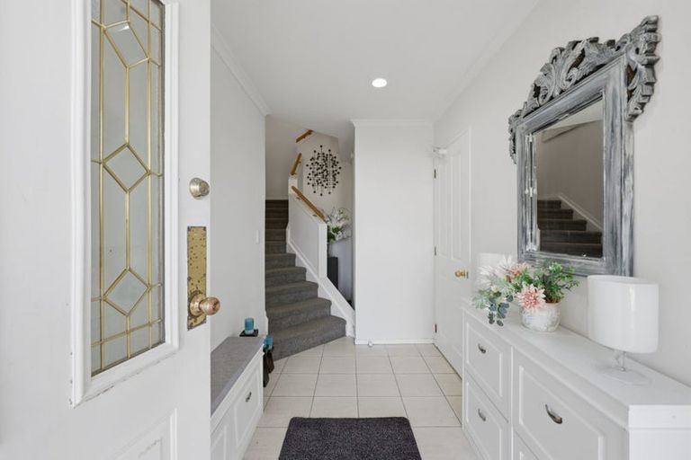 Photo of property in 27 Westminster Gardens, Unsworth Heights, Auckland, 0632