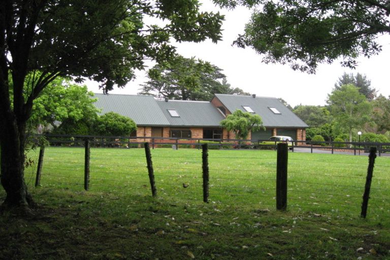 Photo of property in 76 Jack Paterson Road, Opaheke, Papakura, 2584