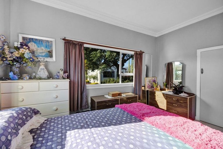 Photo of property in 13 Disraeli Street, Hawera, 4610