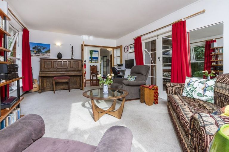 Photo of property in 10 Almadale Place, Hillcrest, Auckland, 0627