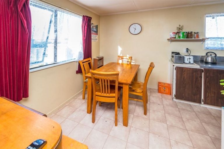 Photo of property in 38 Tongariro Street, Castlecliff, Wanganui, 4501