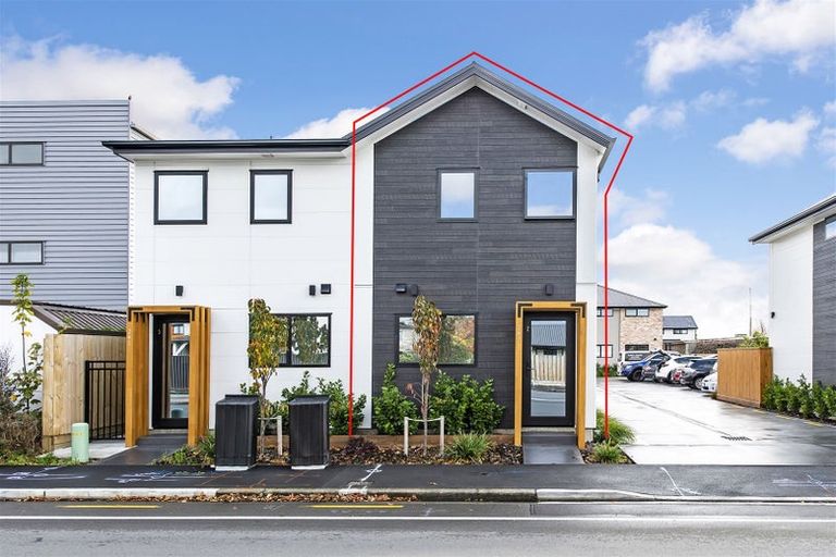 Photo of property in 2/241 Lincoln Road, Addington, Christchurch, 8024