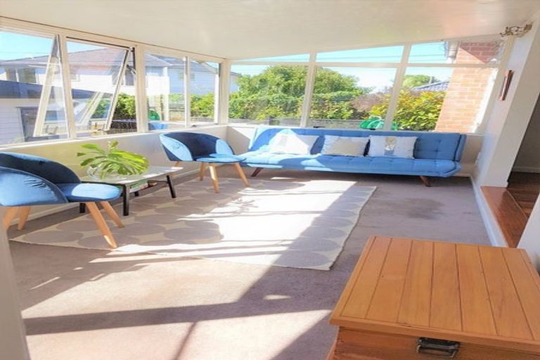 Photo of property in 25 Mountain Road, Mount Wellington, Auckland, 1072