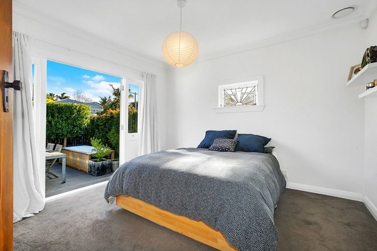 Photo of property in 25 Premier Avenue, Point Chevalier, Auckland, 1022