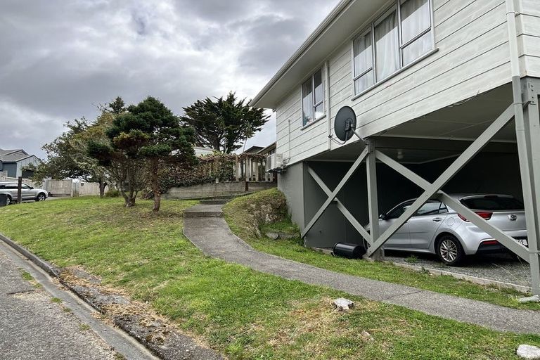 Photo of property in 38 Fiona Grove, Karori, Wellington, 6012
