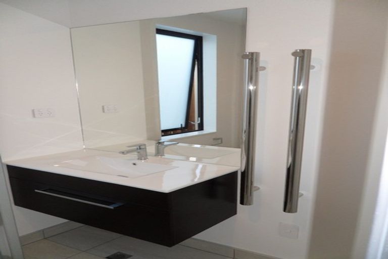 Photo of property in 16 Inglis Street, Seatoun, Wellington, 6022