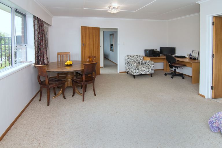 Photo of property in 9 Cambridge Terrace, Masterton, 5810