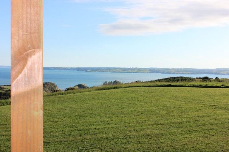 Photo of property in 986 Tinopai Road, Tinopai, Matakohe, 0593