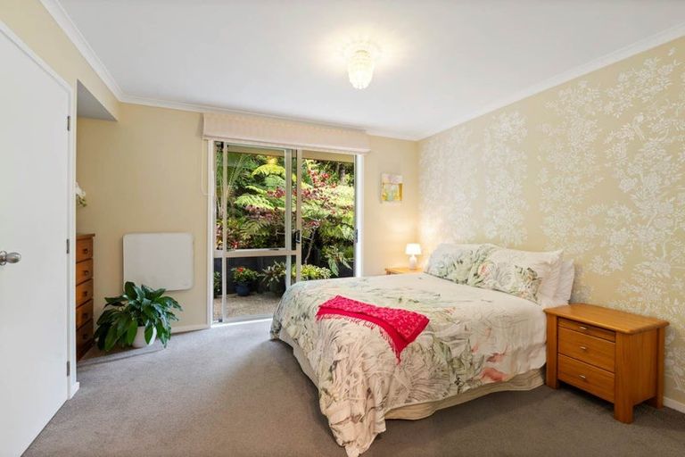 Photo of property in 20 Roberta Crescent, Orewa, 0931
