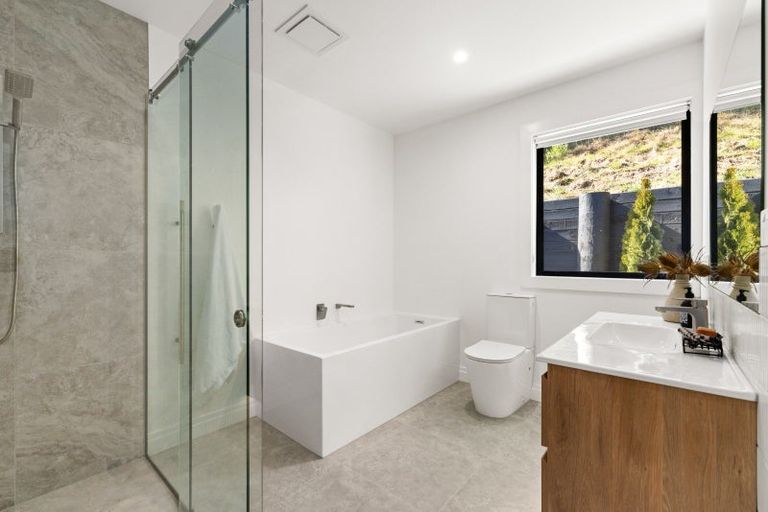 Photo of property in 17 Taruna Place, Havelock North, 4130