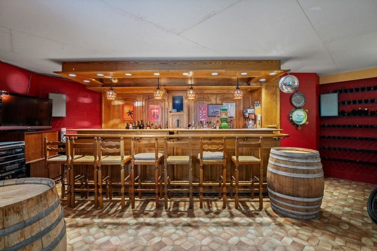 Photo of property in 9 Cypress Court, Kelvin Heights, Queenstown, 9300