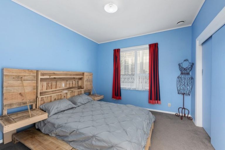 Photo of property in 64 Thomas Street, Stokes Valley, Lower Hutt, 5019