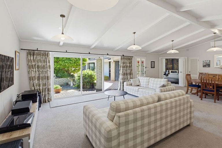 Photo of property in 21 Rawene Street, Waikanae, 5036