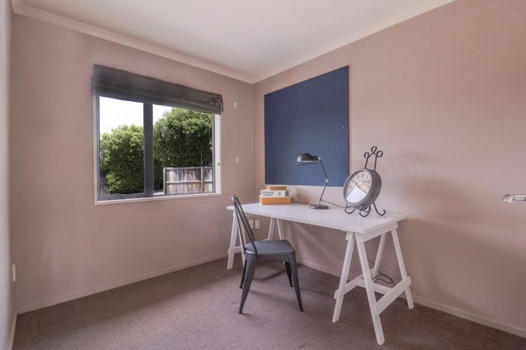 Photo of property in 8 Antonia Place, Aidanfield, Christchurch, 8025