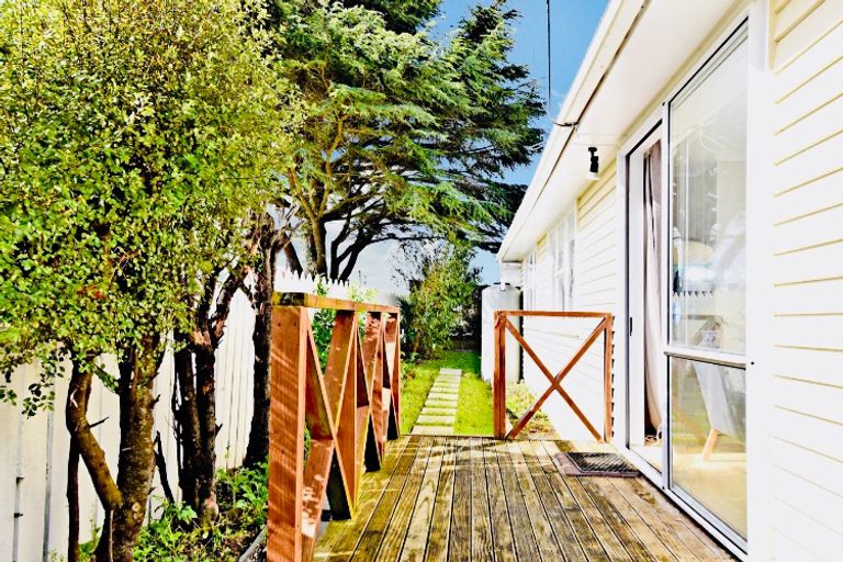 Photo of property in 13 Eddowes Street, Manurewa, Auckland, 2102