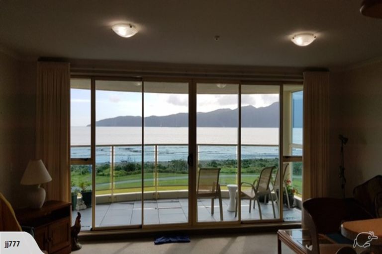 Photo of property in Ocean Apartments, 44 Marine Parade, Paraparaumu Beach, Paraparaumu, 5032