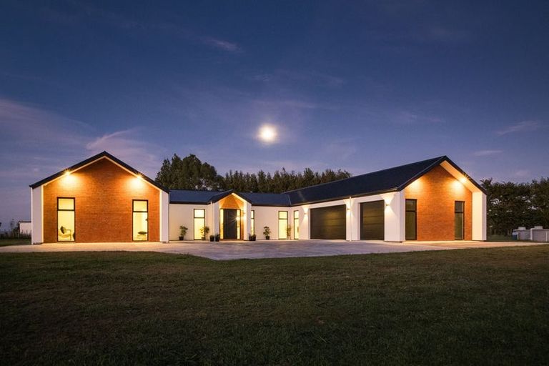 Photo of property in 11 Te Kahu Lane, Halcombe, Feilding, 4779