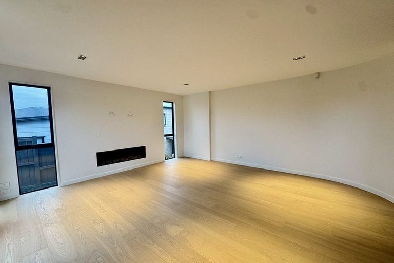 Photo of property in 23 Kerekin Drive, Oteha, Auckland, 0632