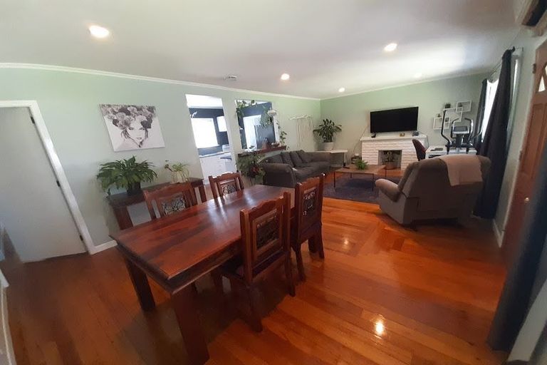 Photo of property in 1/16 Lancaster Road, Beach Haven, Auckland, 0626