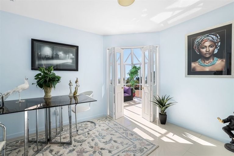 Photo of property in 9 Dunkeld Lane, Redcliffs, Christchurch, 8081