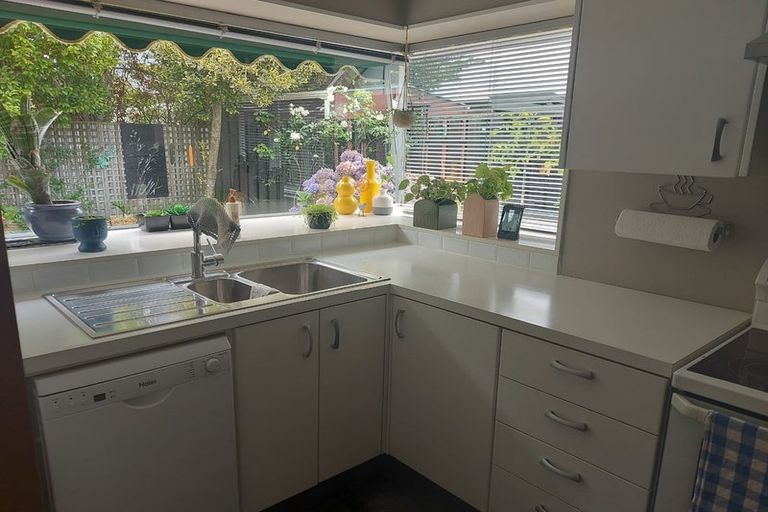 Photo of property in 8b Comeskey Grove, Elderslea, Upper Hutt, 5018