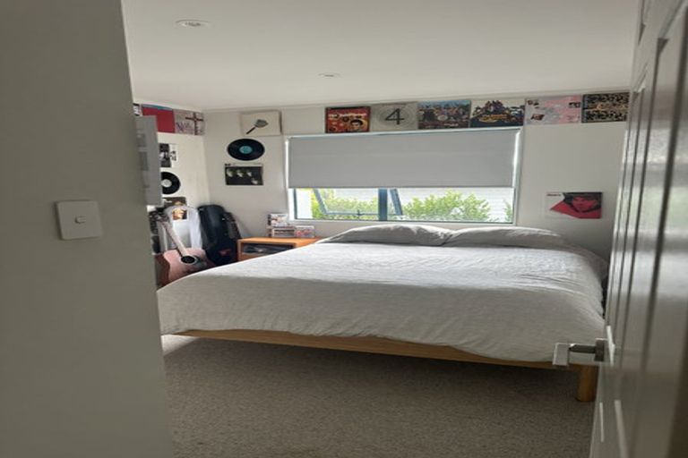 Photo of property in 2/12 Aotearoa Terrace, Murrays Bay, Auckland, 0630